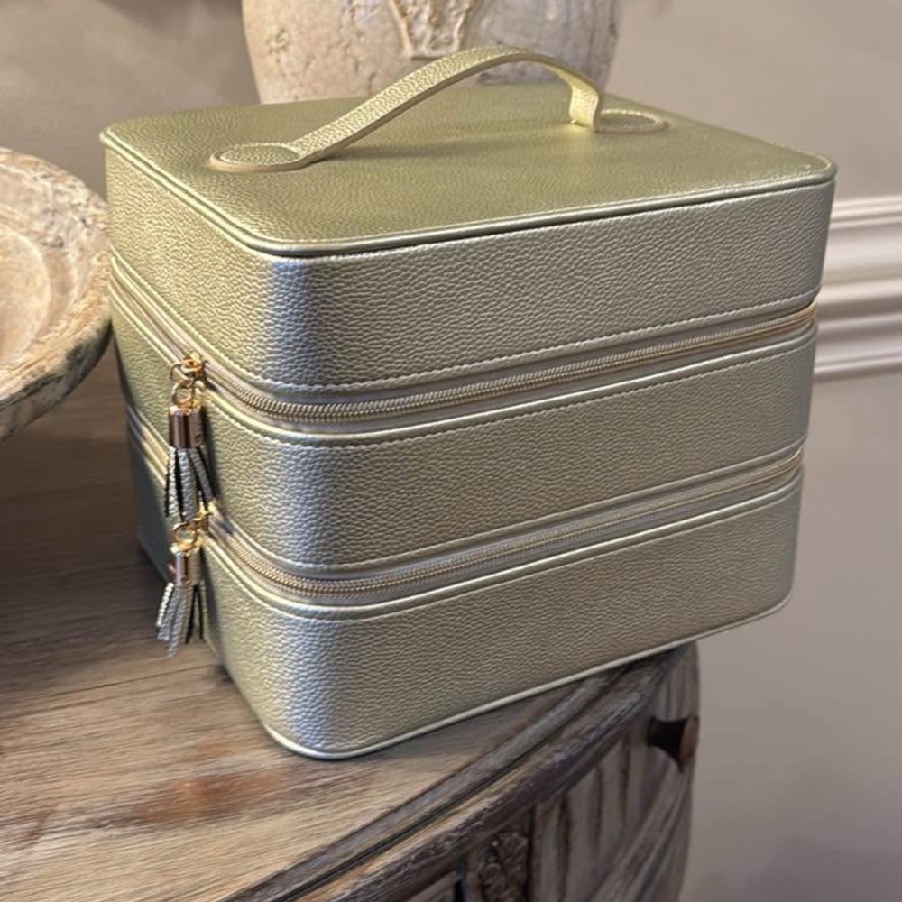 BROUK AND CO pebbled Gold Leah Travel Cosmetic Case Tote NEW
